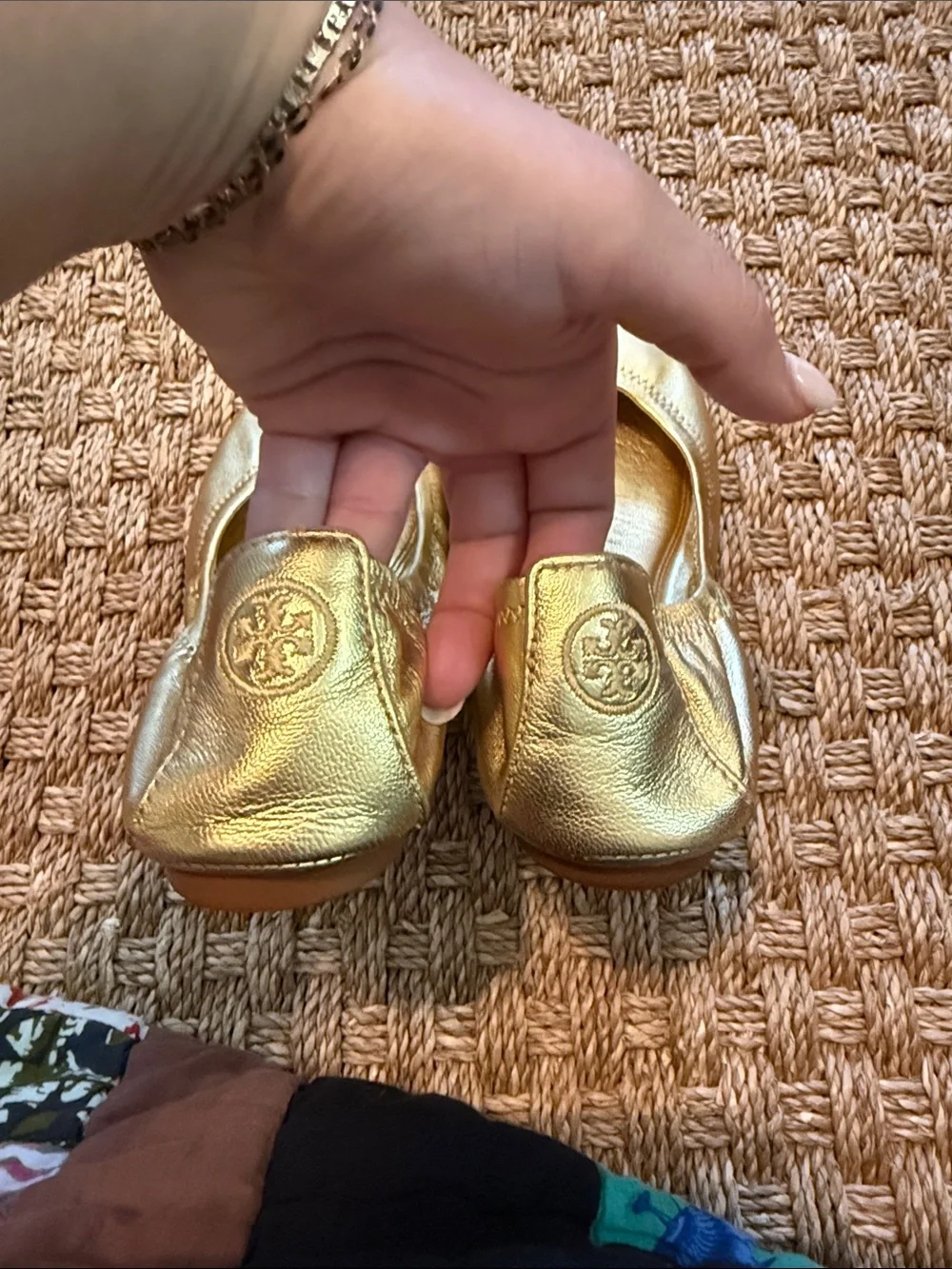 Tory Burch Metallic Gold Round-Toe Ballet Flats size 8.
